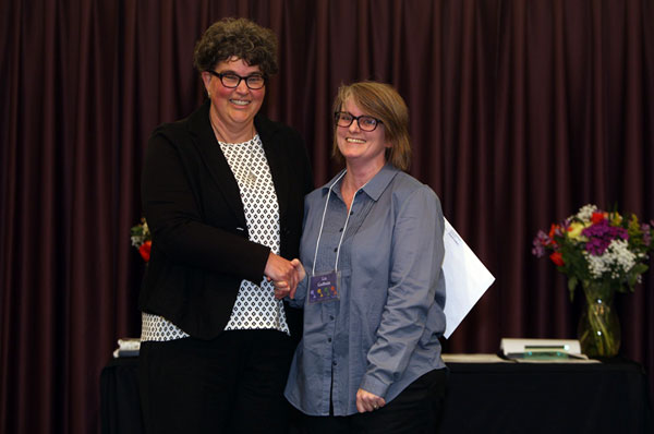 Anne Weyandt ’83, dean of Adult and Applied Education, with Liz Gadbois '16, winner of the Mary Alice Muellerleile Student Leadership Award.