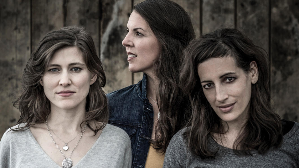 Wailin' Jennys, three white women with dark hair