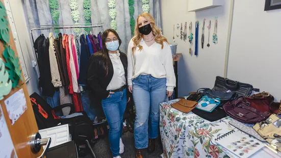 Darling Lee '22 (left) and Mikayla Kobus '23 (right)