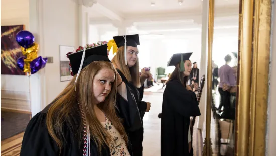 2022 students in front of mirror 