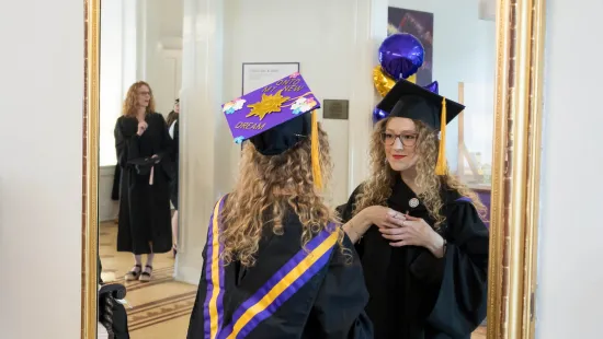 2022 students in front of mirror 