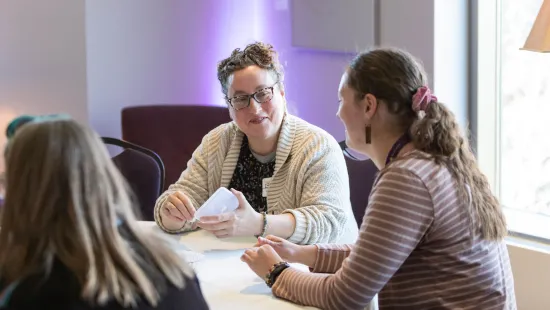 Women in conversation 