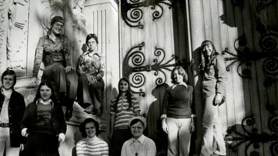 Students in front of the Chapel doors.