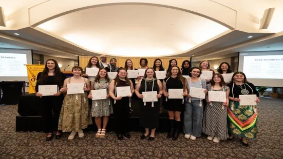 Antonion Honors scholars