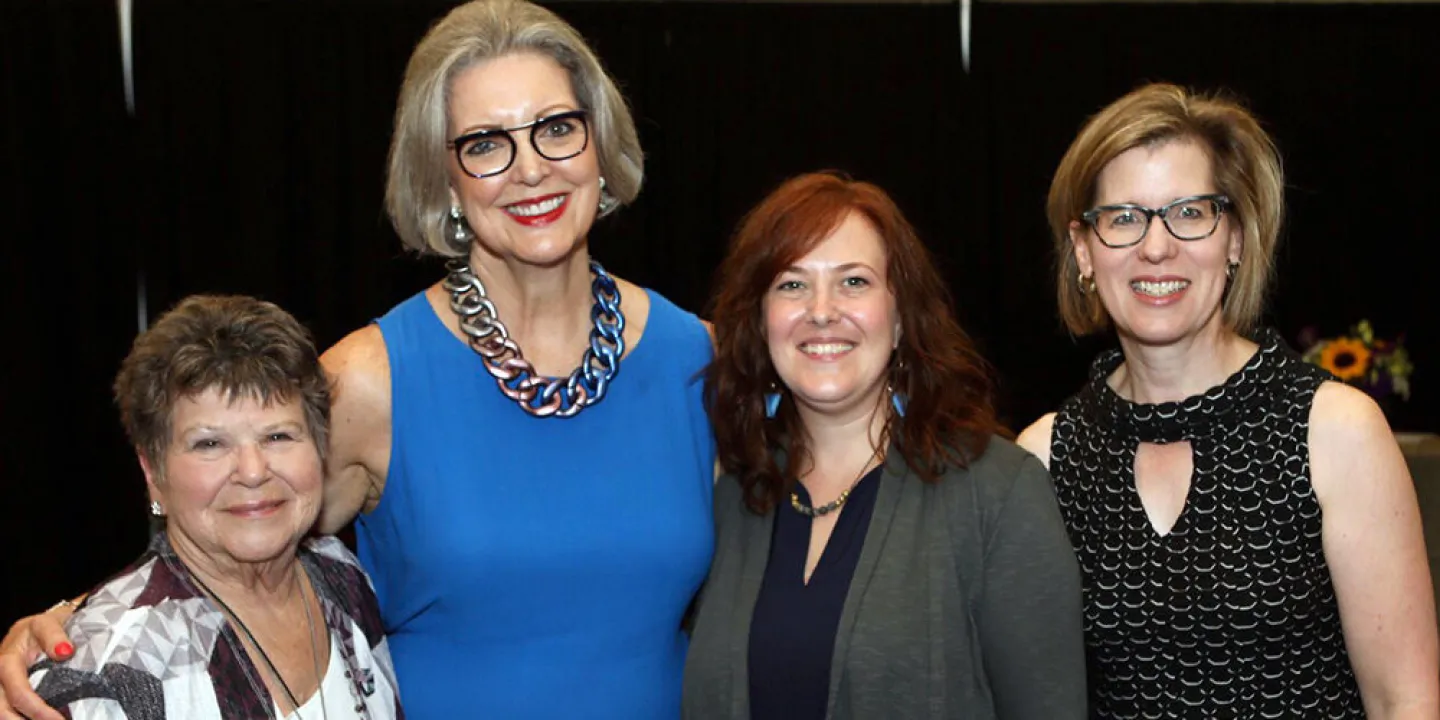 2018 Alumnae Award winners with President Roloff