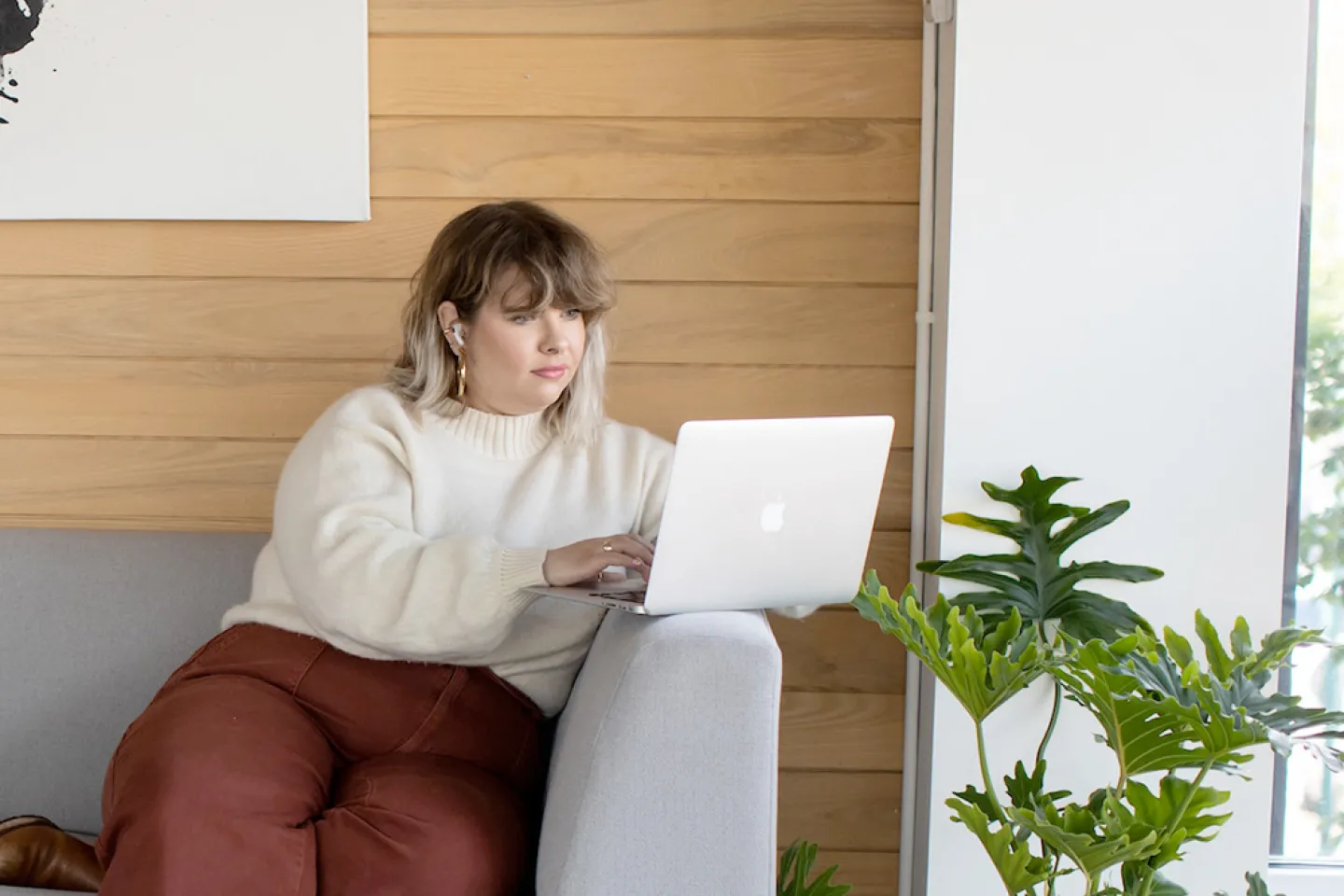 Student working online.