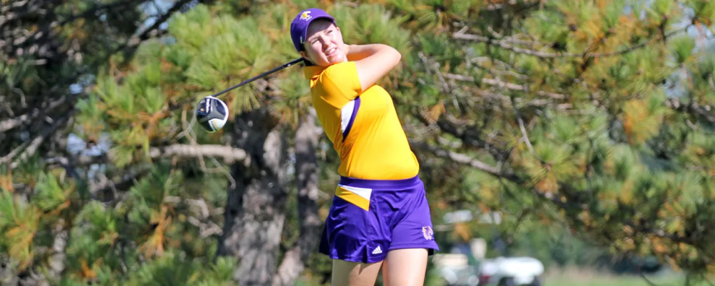 Wildcat Athlete of the Week (April 4, 2016): Sydney Busker '19. The golfer shot 77 on the first day and 81 on the second to finish tied for fifth in the Wash-U Invitational at +18.